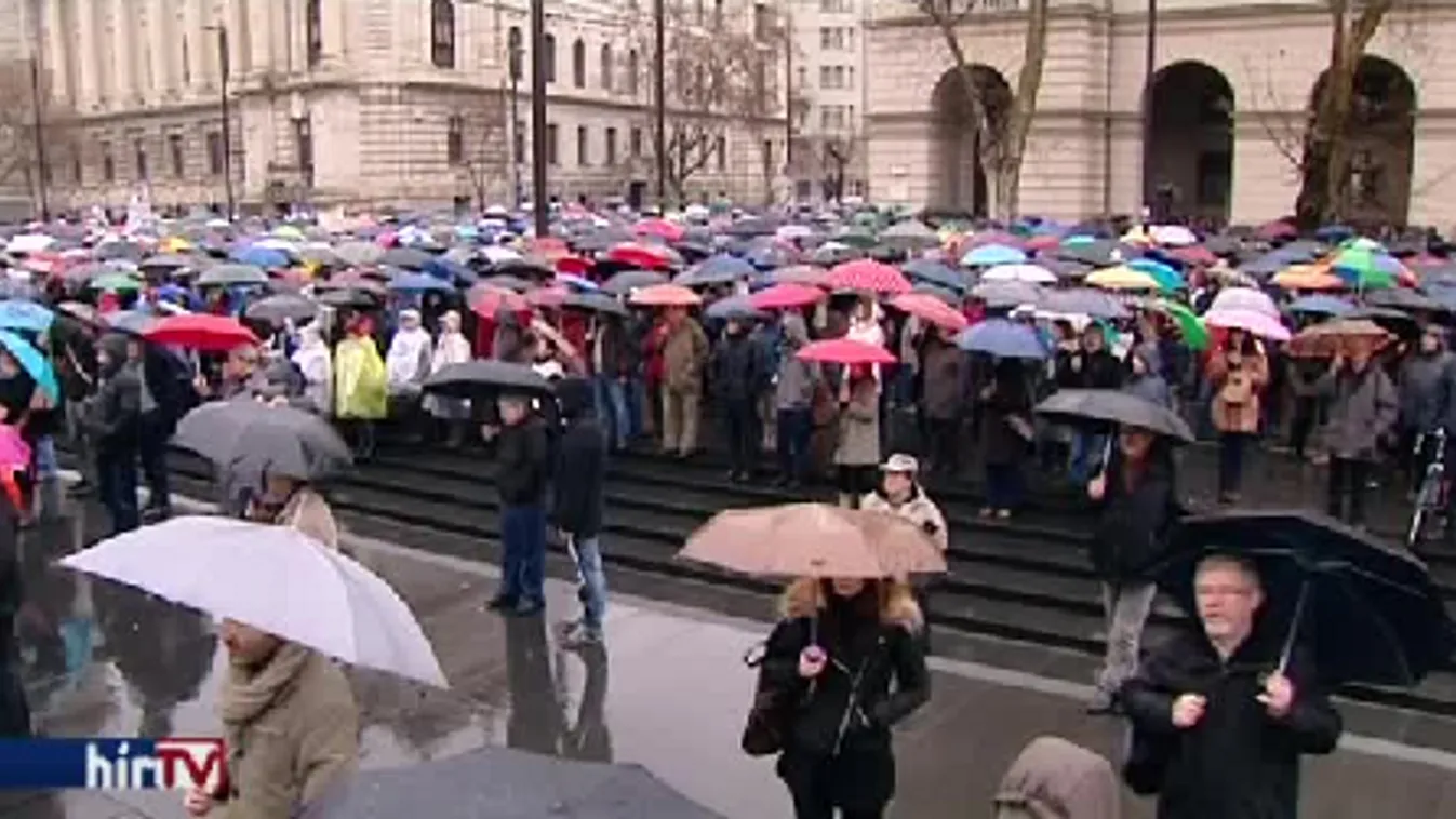 Tanügyi felvonulók kérték – Reggeli járat