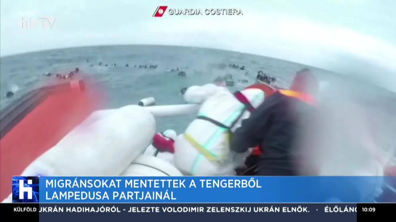 Migránsokat mentettek Lampedusa partjainál