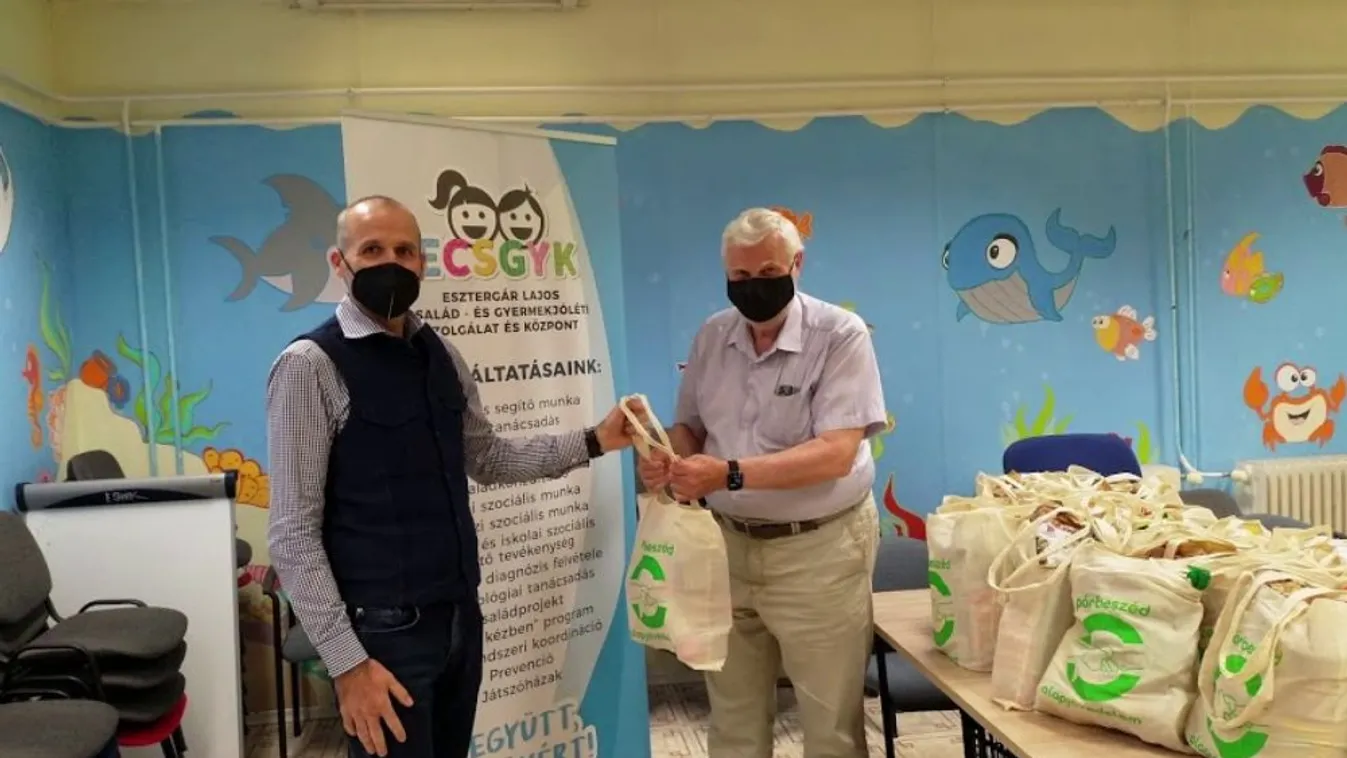 Segélycsomag pártlogóval