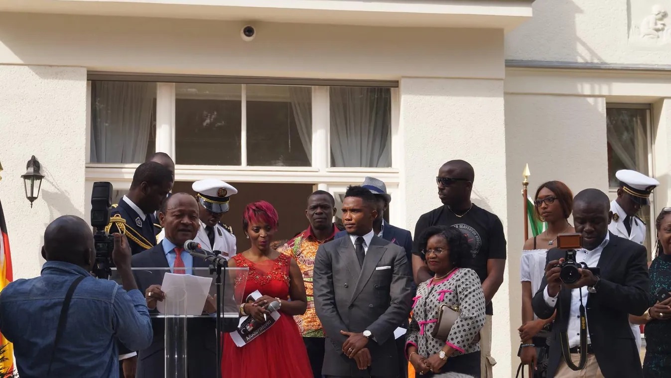 Tüntetők törtek be a kameruni nagykövetségre