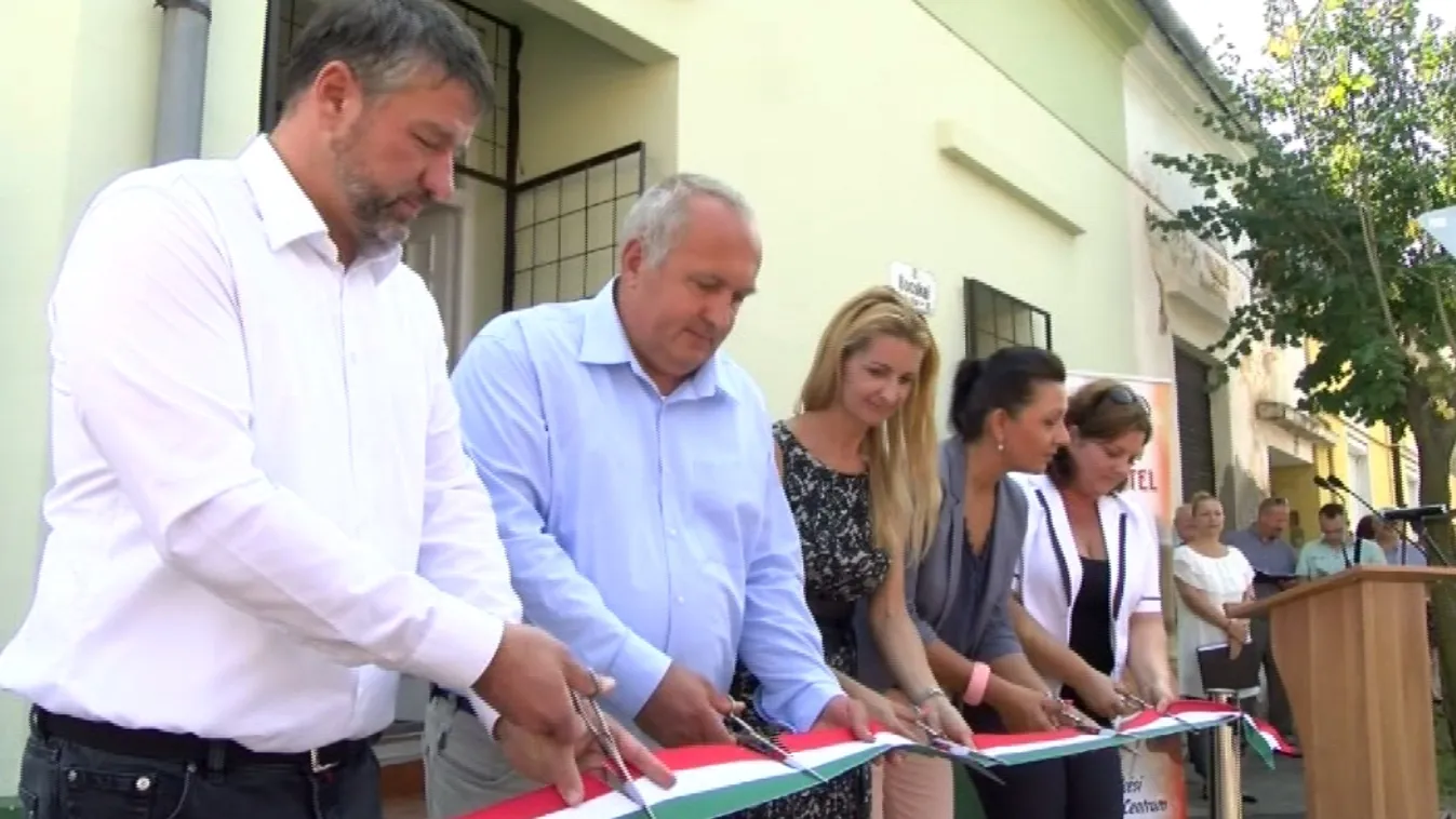 Naponta több száz adag ételt főznek a rászorulóknak