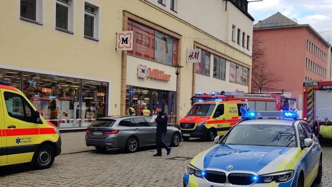 FRISSÍTETT: Gyalogosok közé hajtott egy teherautó Passauban