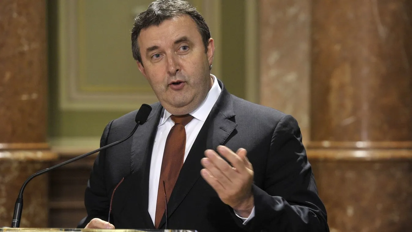 Palkovics: Az év második felére készül el a magyar zöldkötvény konstrukciója