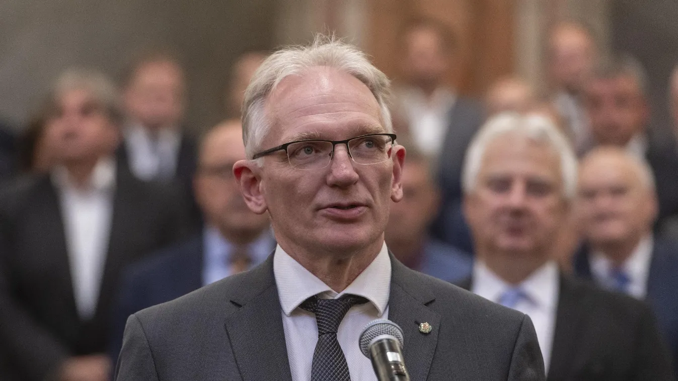 Megválasztották Juhász Imrét az Alkotmánybíróság új elnökének