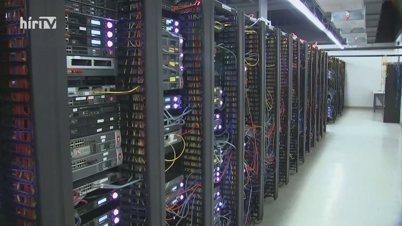 Adathalász SMS-ek miatt nyomoz a rendőrség