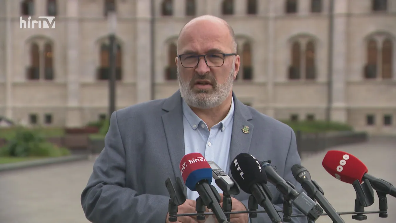 Pikó András bérbe adta a káptalanfüredi strand egy részét