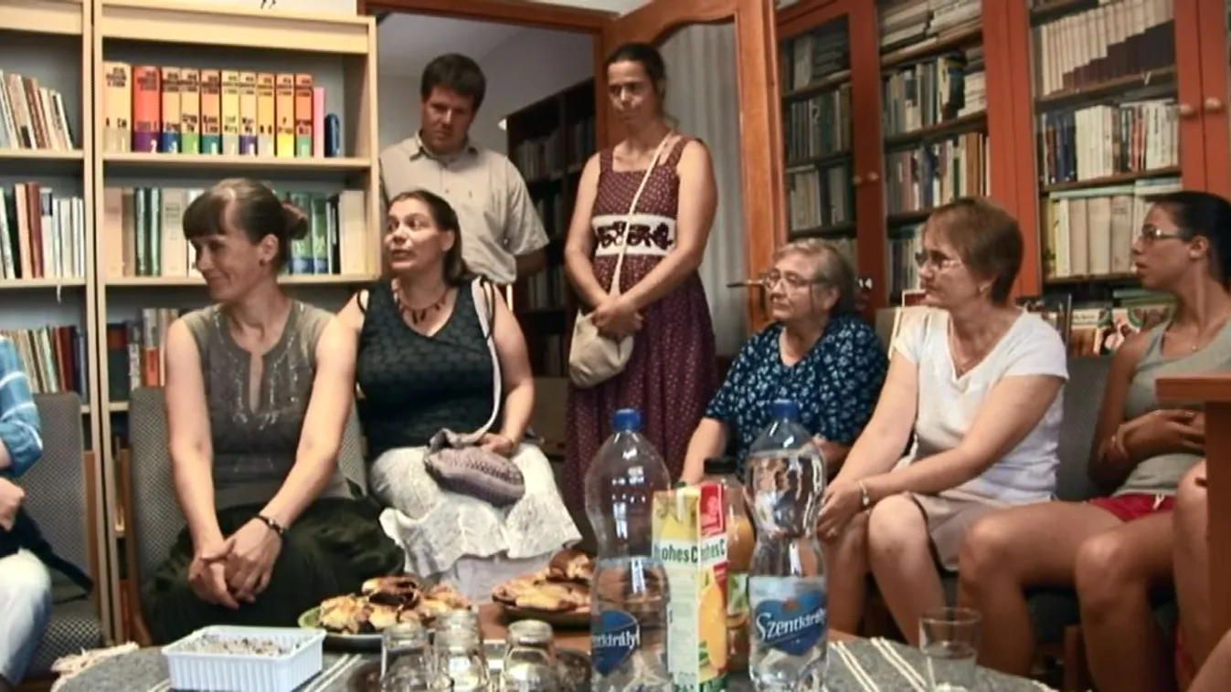 Öt gyereket ajándékba – Vetítő