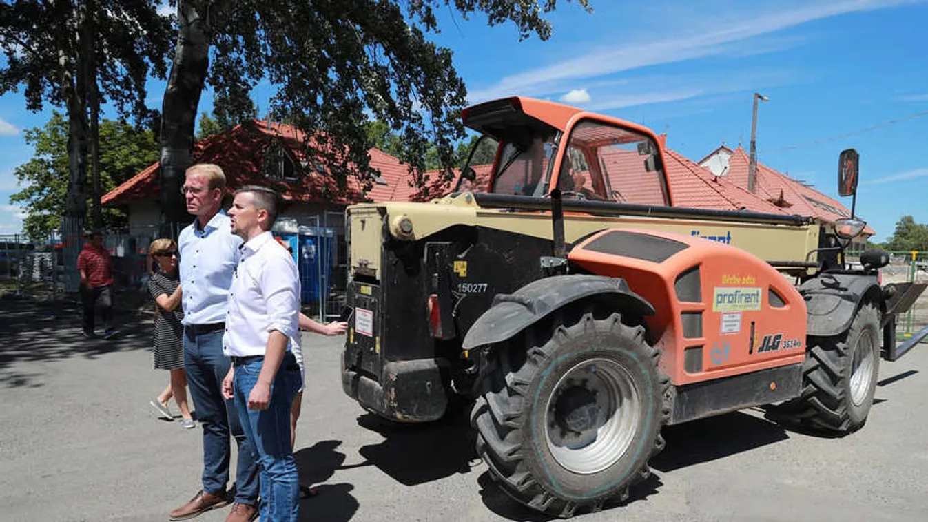 Parlament nélkül egyre szánalmasabbá válik Jakab Péter