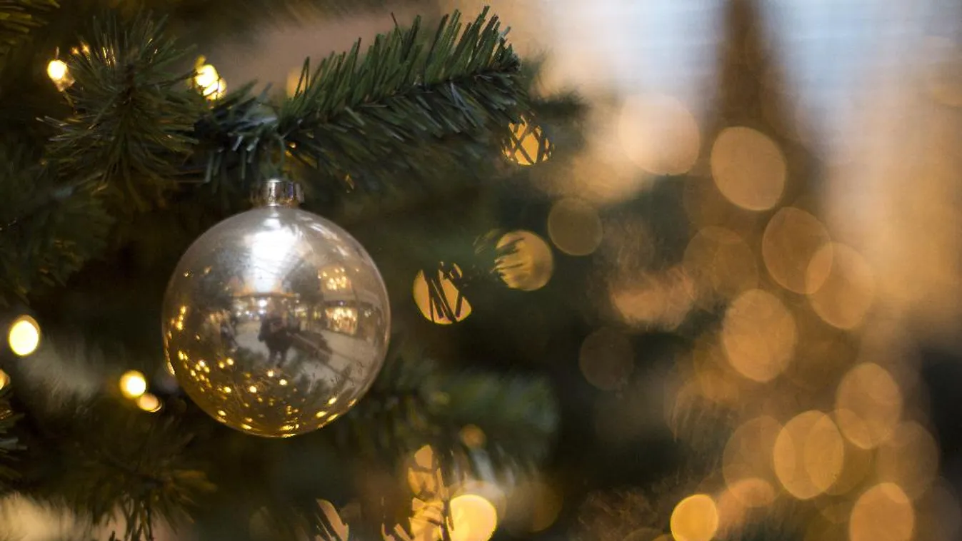 Magyar Nemzet: Ötszázmilliárd forintért vásárolhat a lakosság ajándékot, iparcikkeket