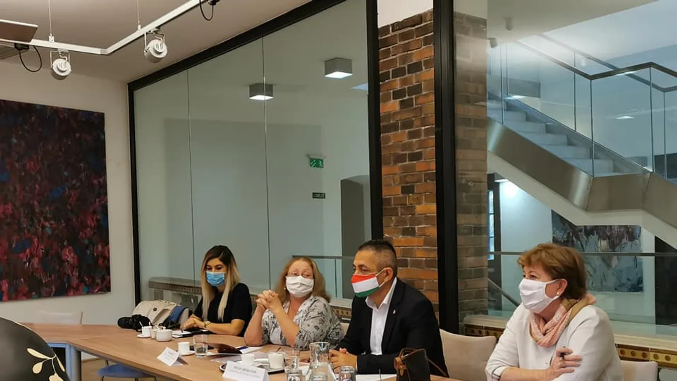 Potápi: Megerősítik a külhoni magyar fiatalok felsőfokú művészeti képzését Pécsett