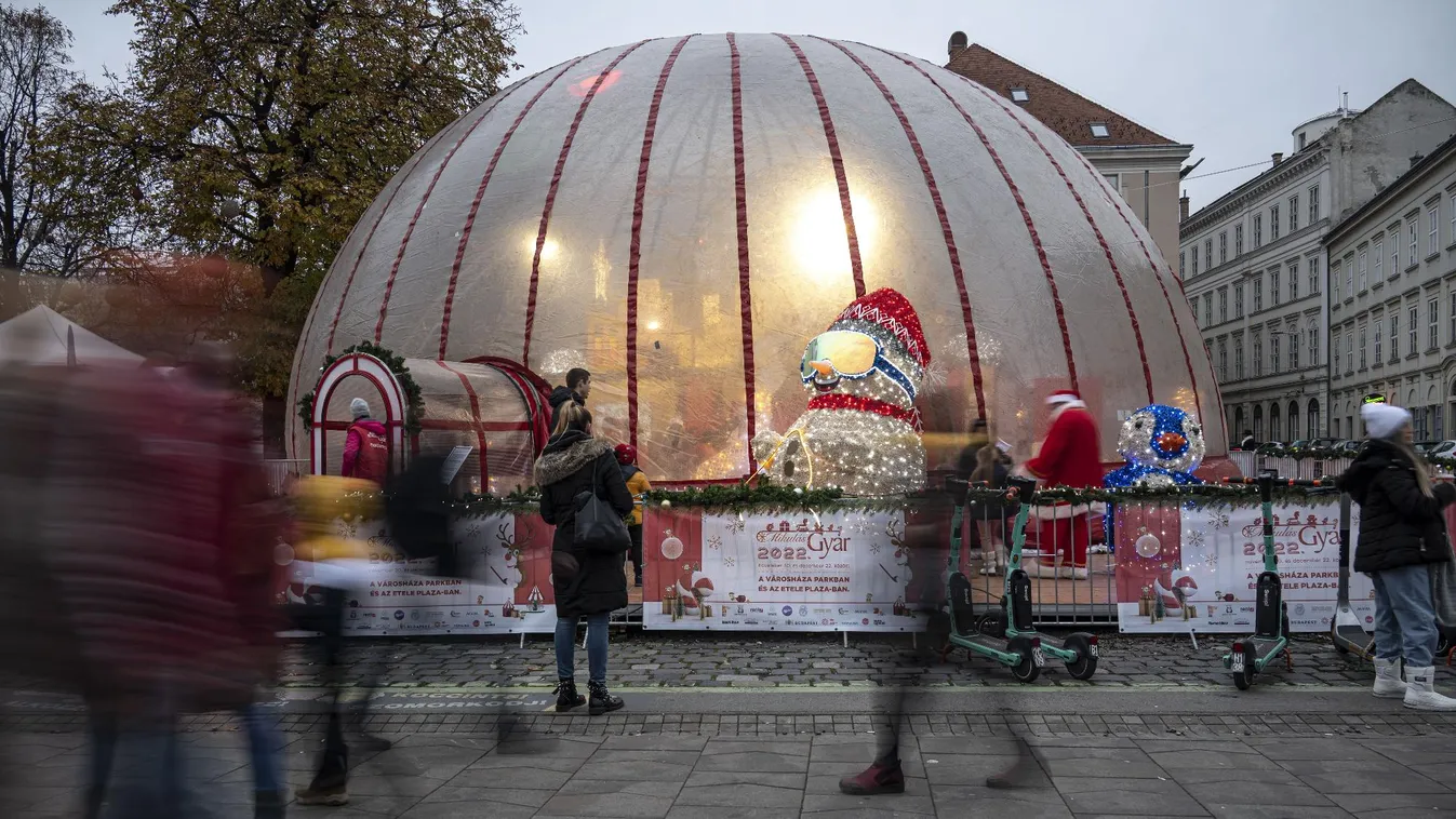 Középiskolás önkénteseket keres a Mikulásgyár