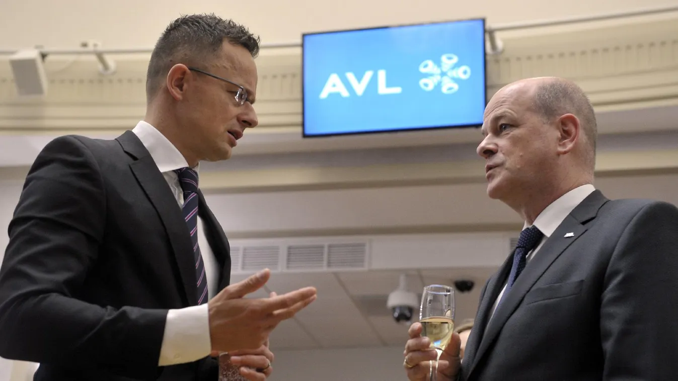 Szijjártó: Versenyképes alternatíva a külföldi munkahelyekhez képest