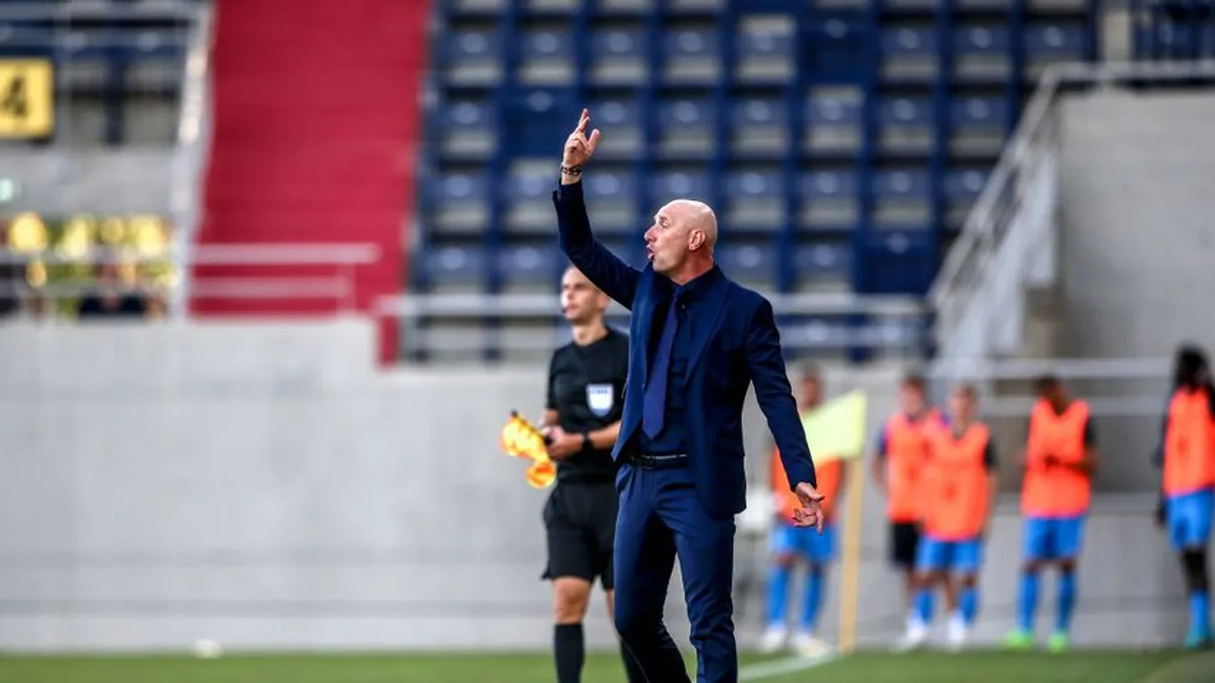 Kuttor Attila távozott a Vasas vezetőedzői posztjáról