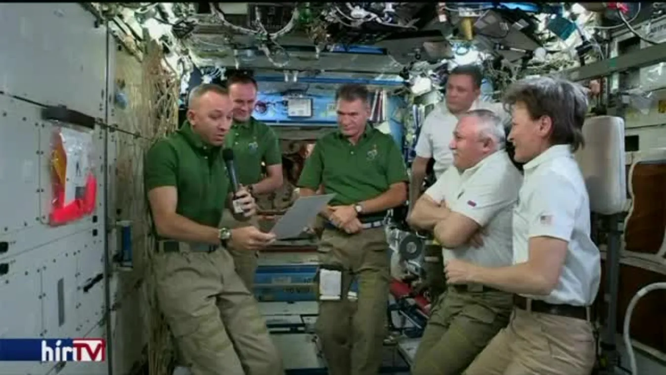 Sikeresen földet értek az űrhajósok