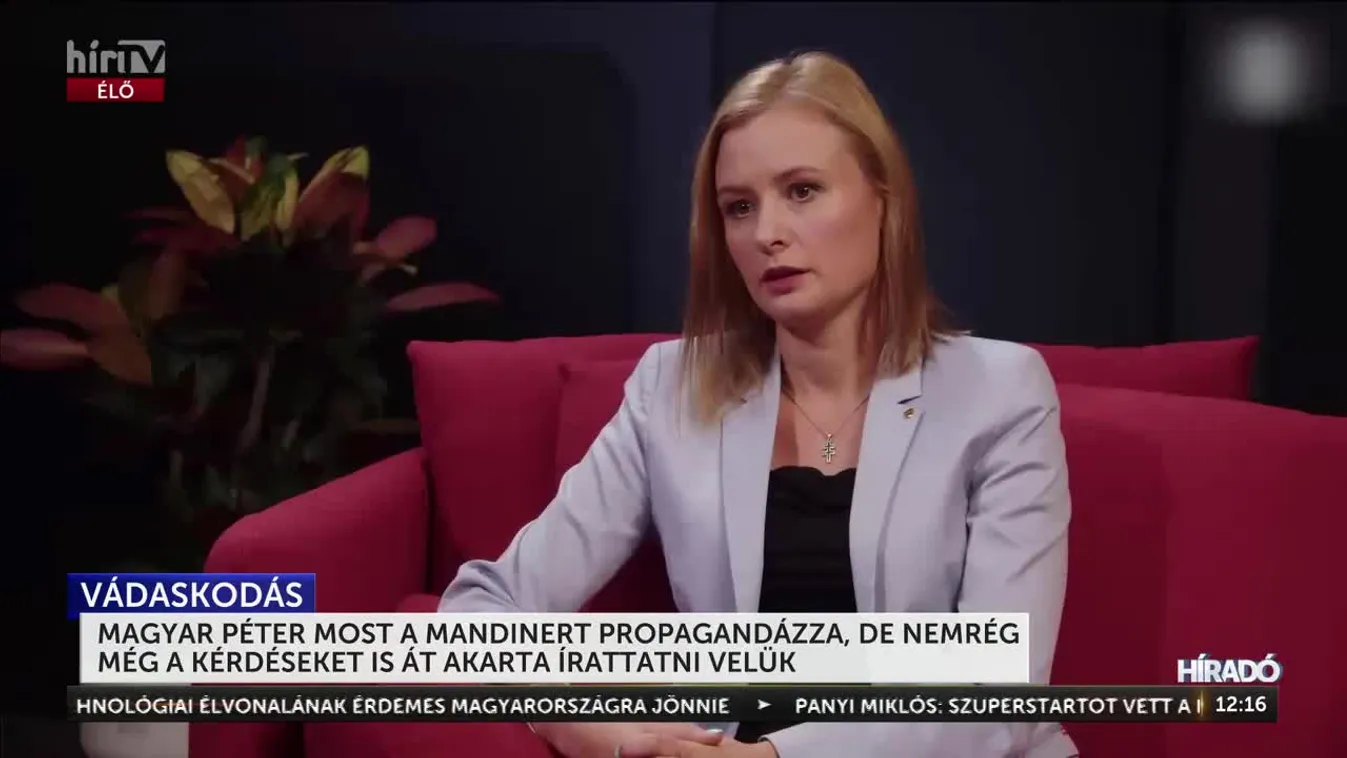 MAGYAR PÉTER MOST A MANDINERT PROPAGANDÁZZA, DE NEMRÉG MÉG A KÉRDÉSEKET IS ÁT AKARTA ÍRATTATNI VELÜK