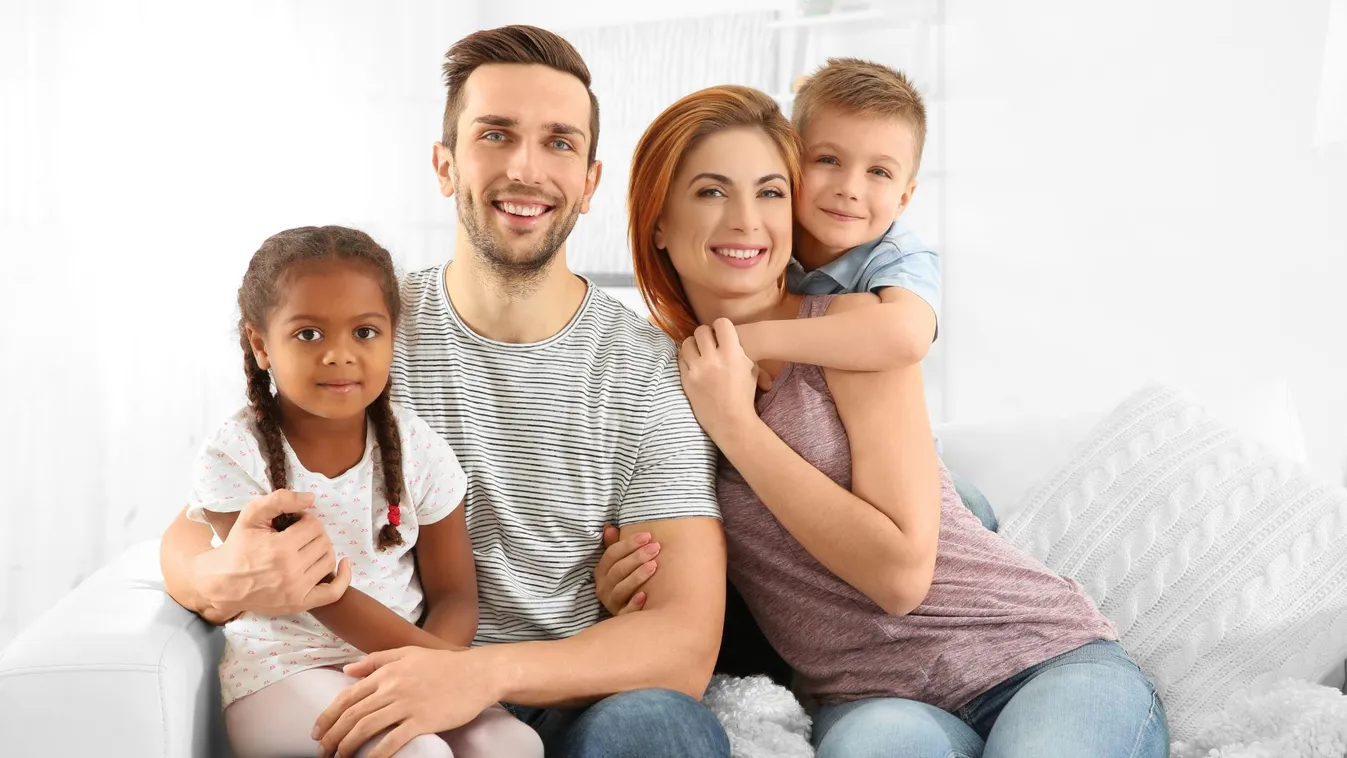 Hankó Balázs azonnali lépéseket tett egy beteg gyermek családba adásáért – 1200 gyermek talált már otthonra + videó