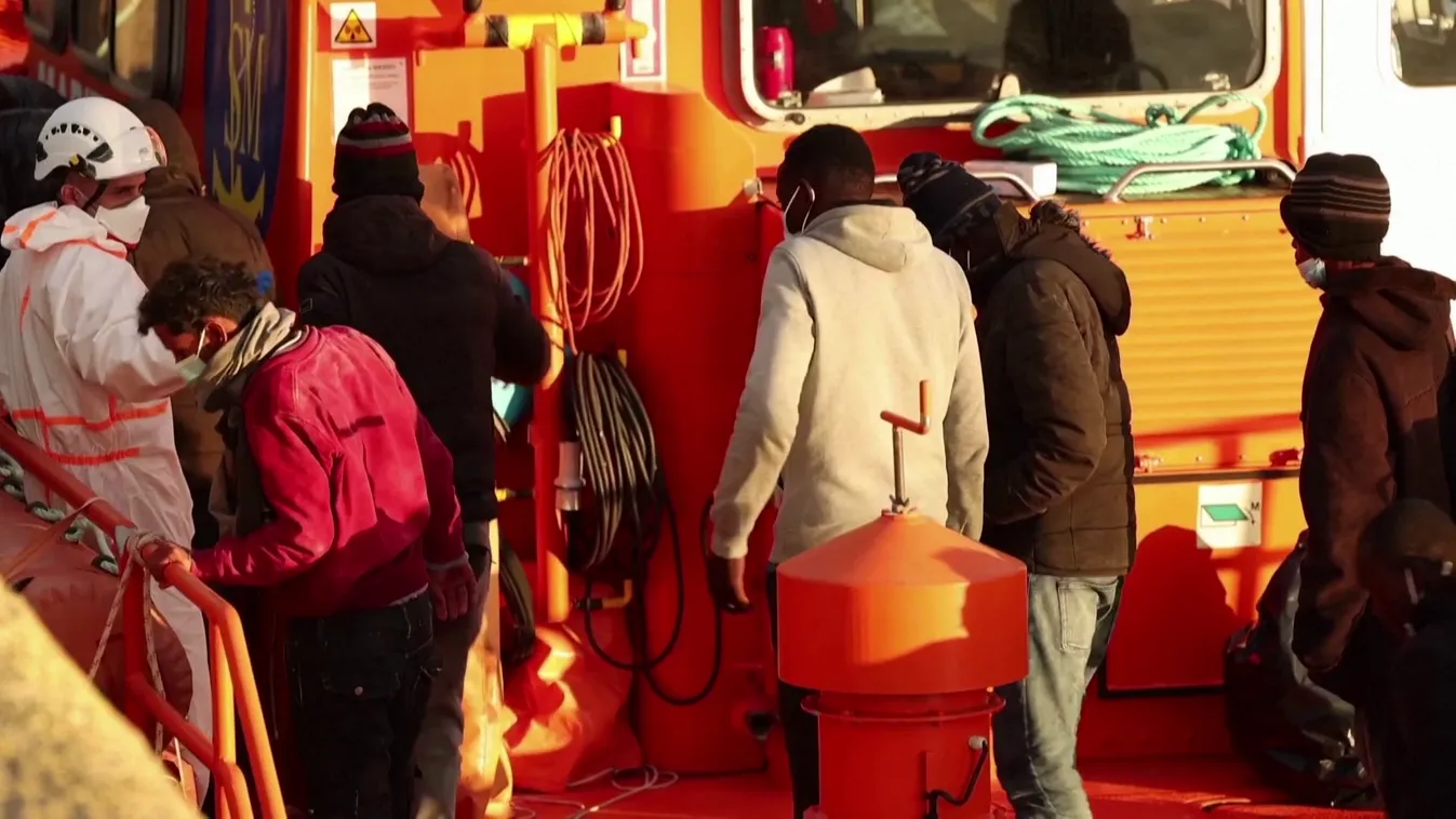 Az olasz migránssimogatók beengedték őket, később brutális merényleteket követtek el + videó