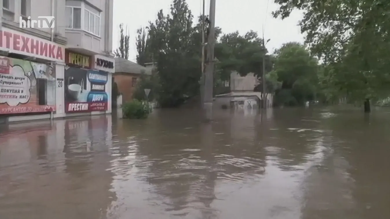 Árvizek miatt telepítették ki az embereket a Krím-félszigeten