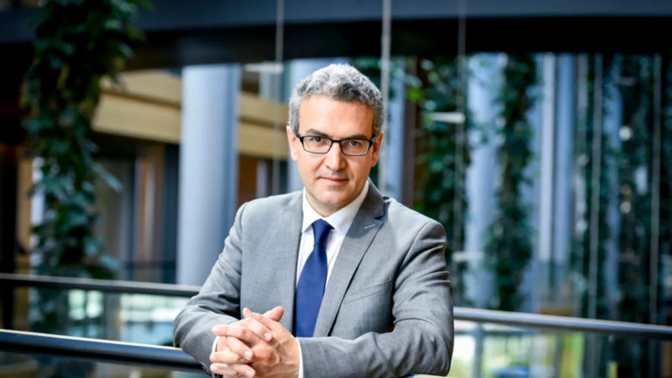 Orbán Viktort több jobboldali frakció is szívesen fogadná