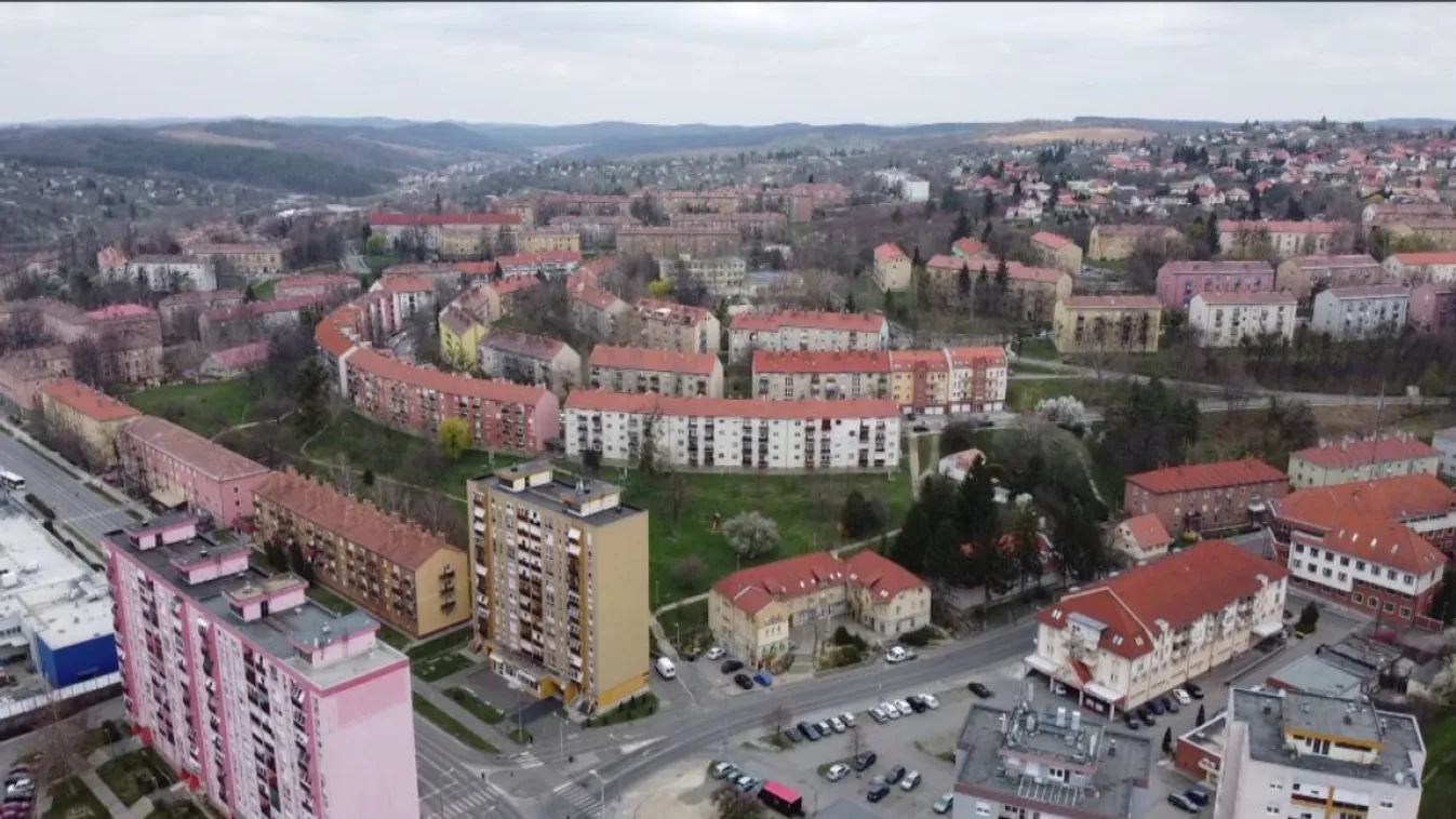 Továbbfejlődik Komló