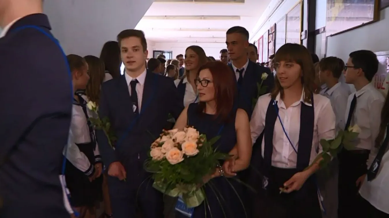 Több mint százezer diák ballag el a hétvégén