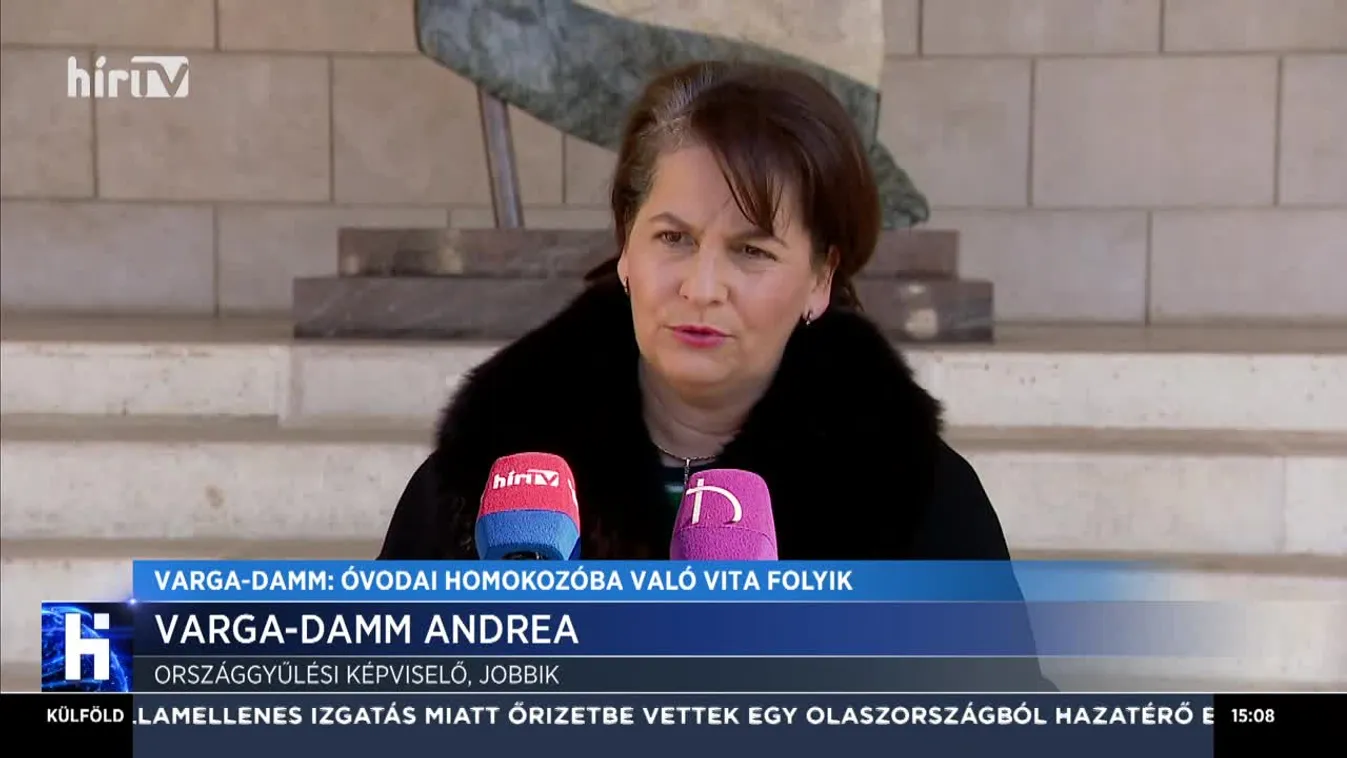 Varga-Damm: Óvodai homokozóba való vita folyik