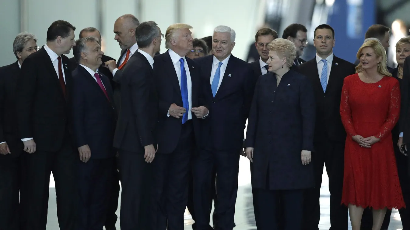 Ki ülhet a nagyok asztalához?