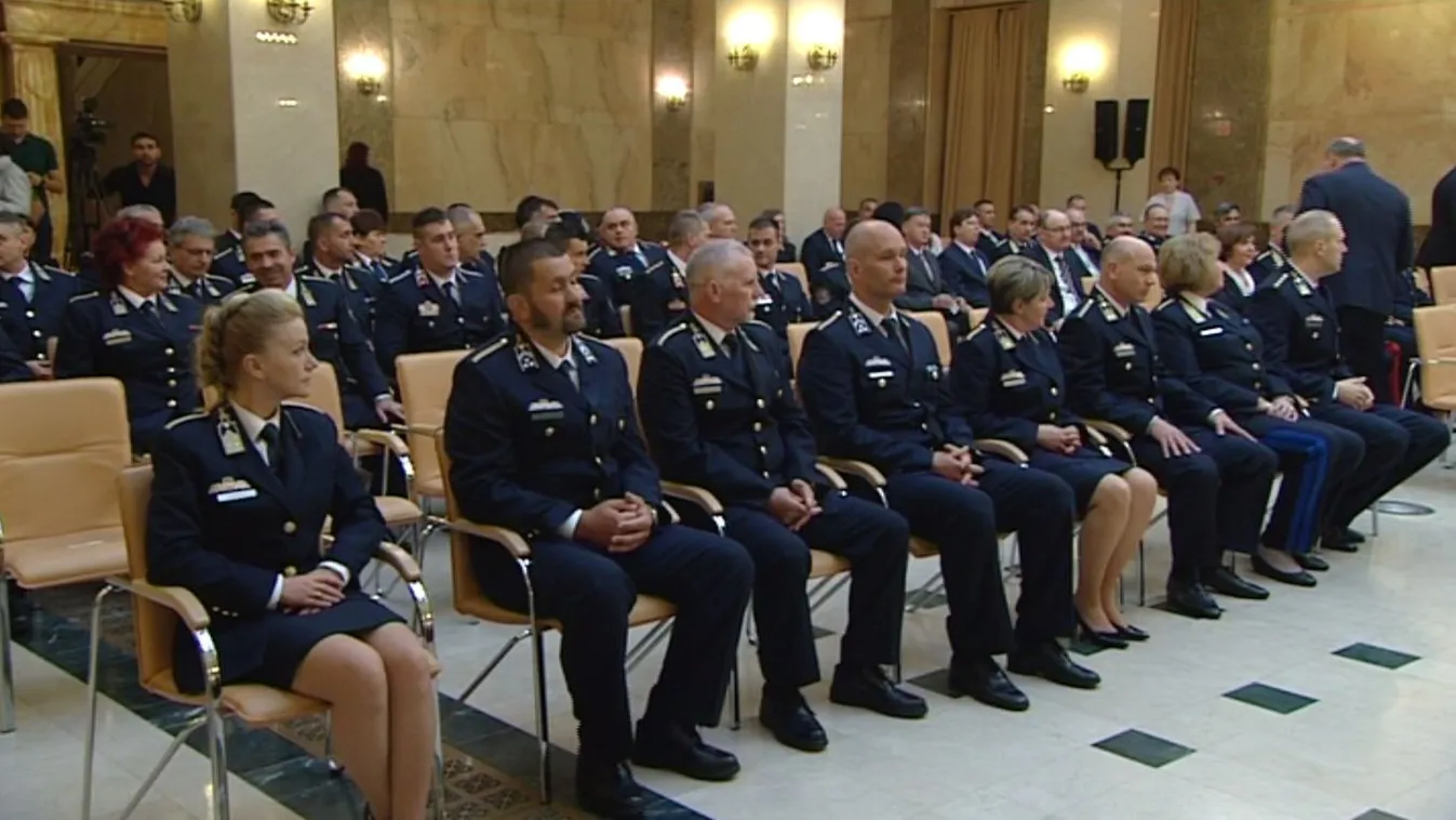 Átadták az Év rendőre és az Év tűzoltója díjakat