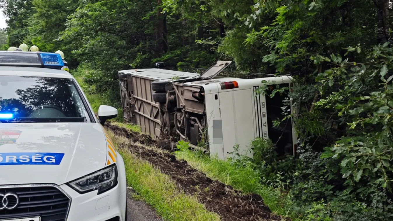 Árokba borult egy gyerekeket szállító autóbusz Kőszegnél