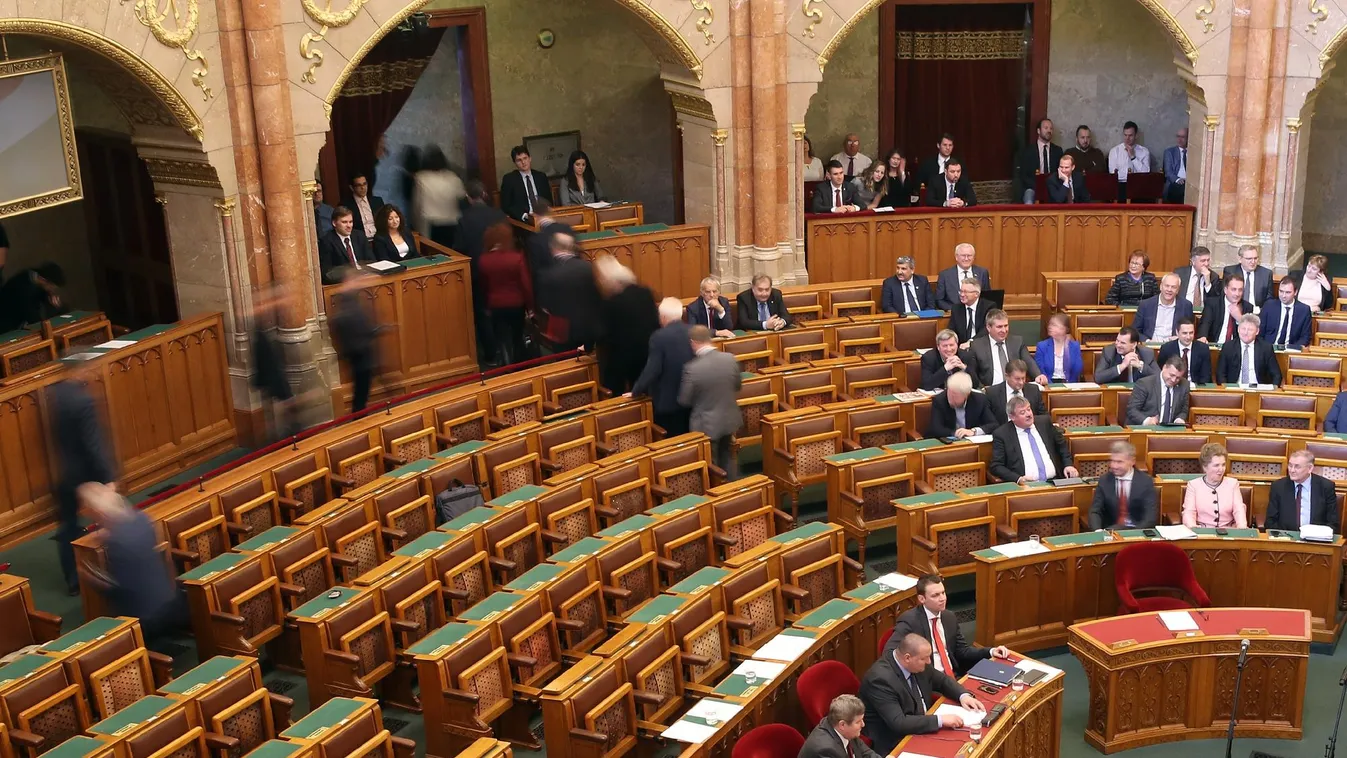 Kivonulás – Magyarország élőben