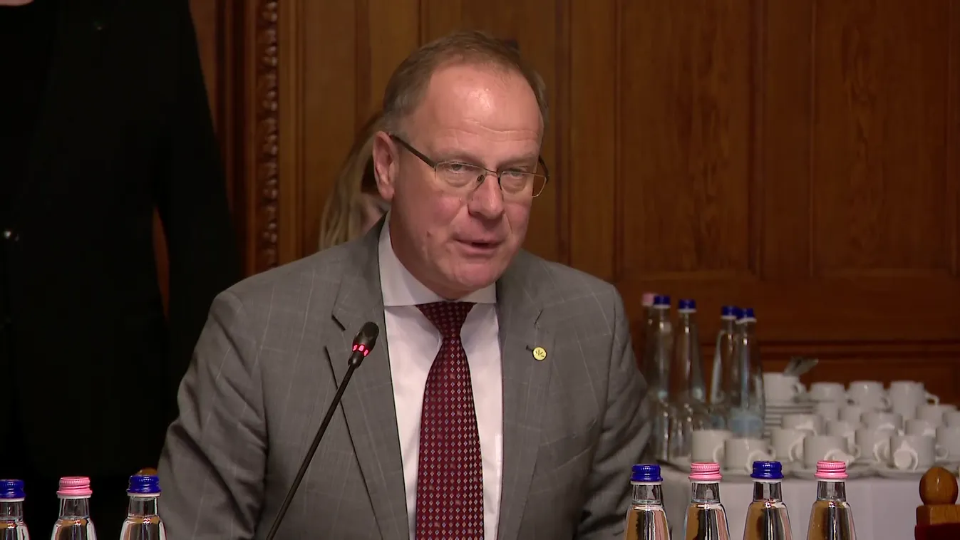 Navracsics: A fejlesztési politika alapját az EU-s források jelentik