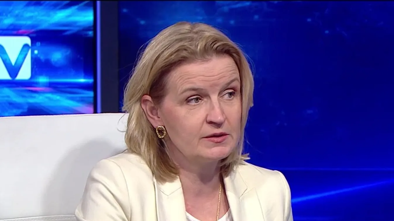 Barbara Socha: Magyarország családpolitikája univerzális + videó