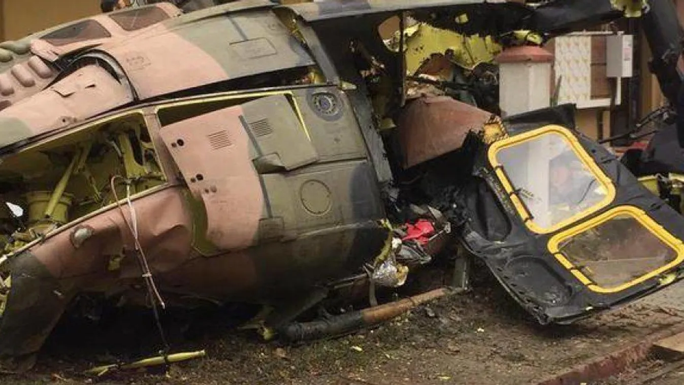 Lakónegyedre zuhant egy katonai helikopter