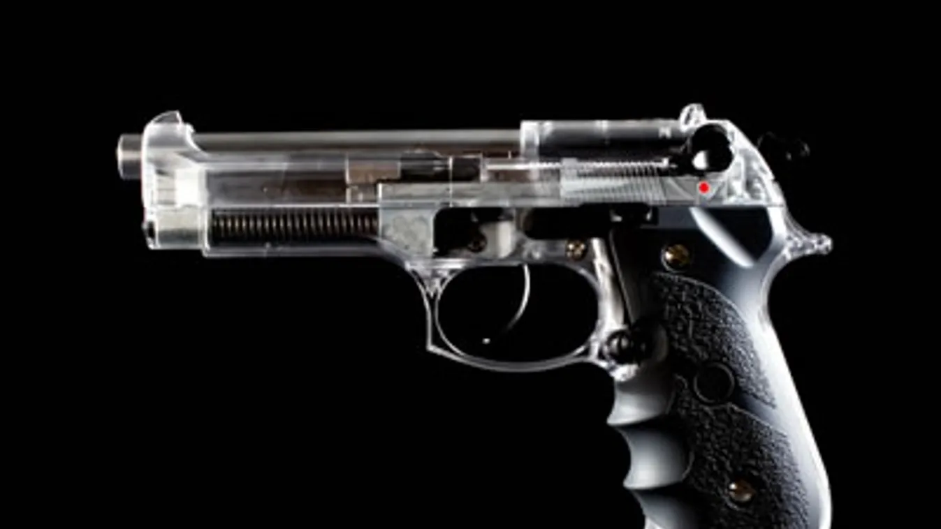 Pénz helyett gázpisztollyal tért vissza