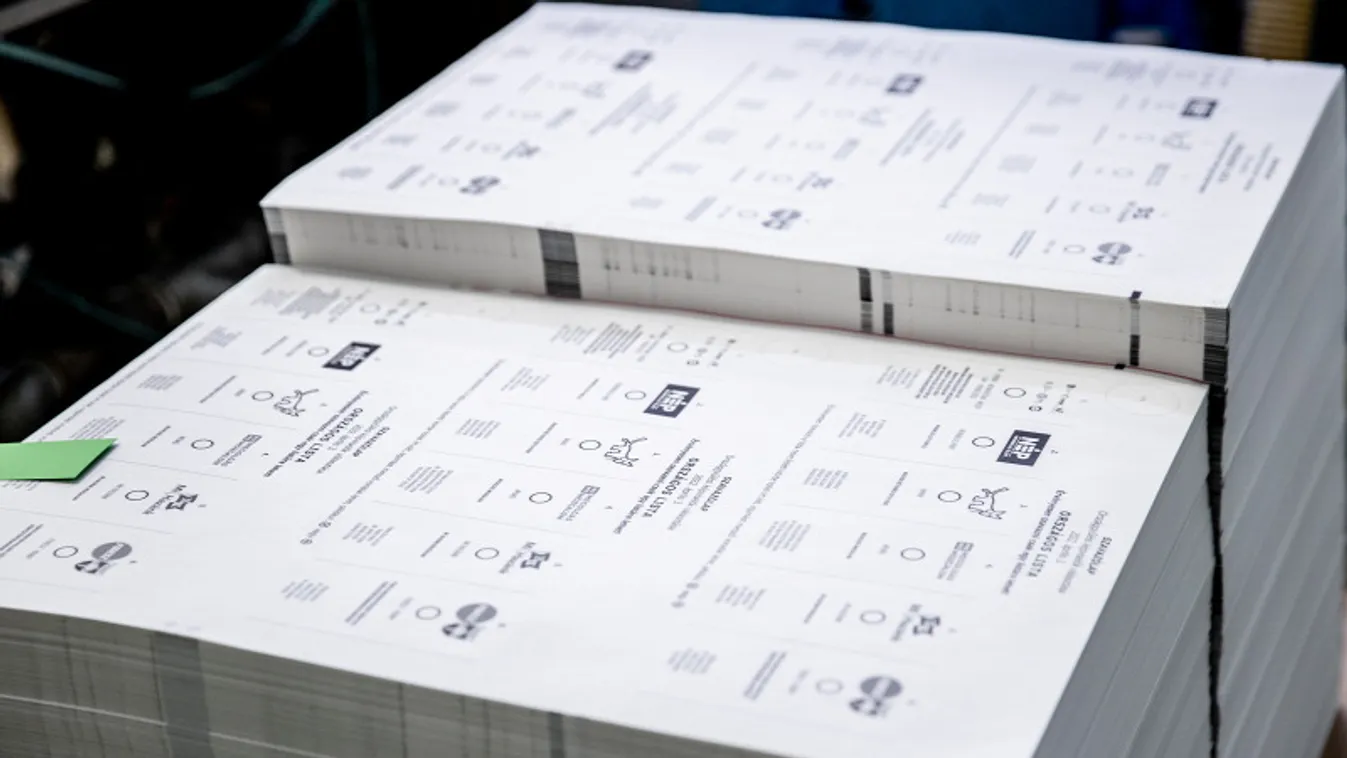 Rendkívül szigorú biztonsági intézkedések mellett szállítják ki a szavazólapokat