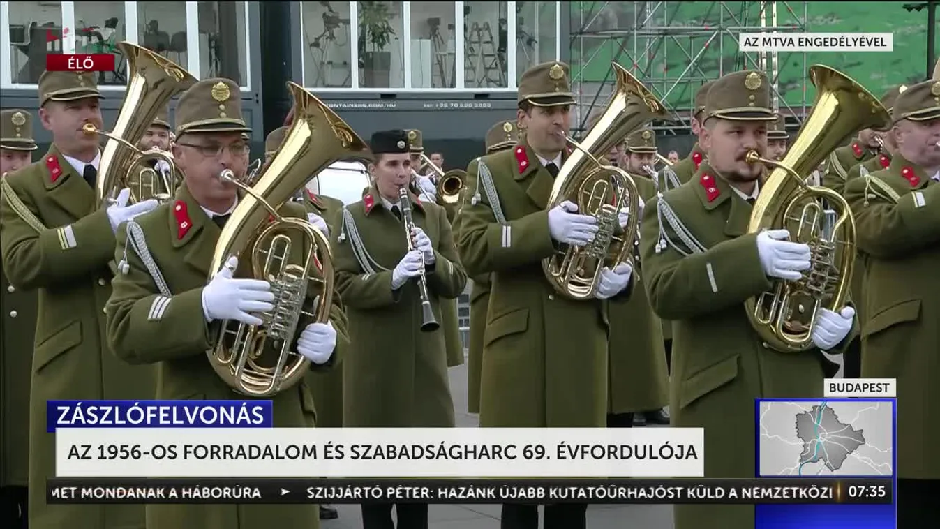 Ünnepélyesen felvonták Magyarország lobogóját a Parlament előtti Kossuth téren