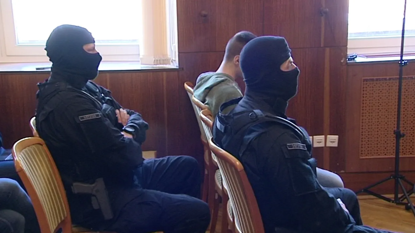 Váratlanul változtatott vallomásán a hajléktalangyilkossága vádolt fiatal