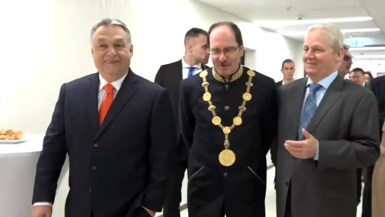 Lemondott a rektorságról Patyi András