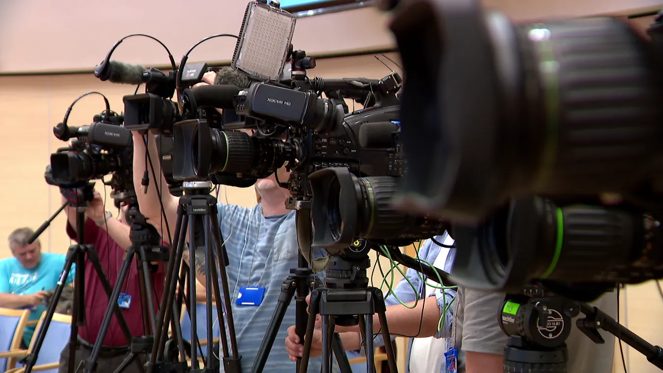 „Bikacsökként konzervatív újságírók megfélemlítésére használták ezeket a büntetőeljárásokat”