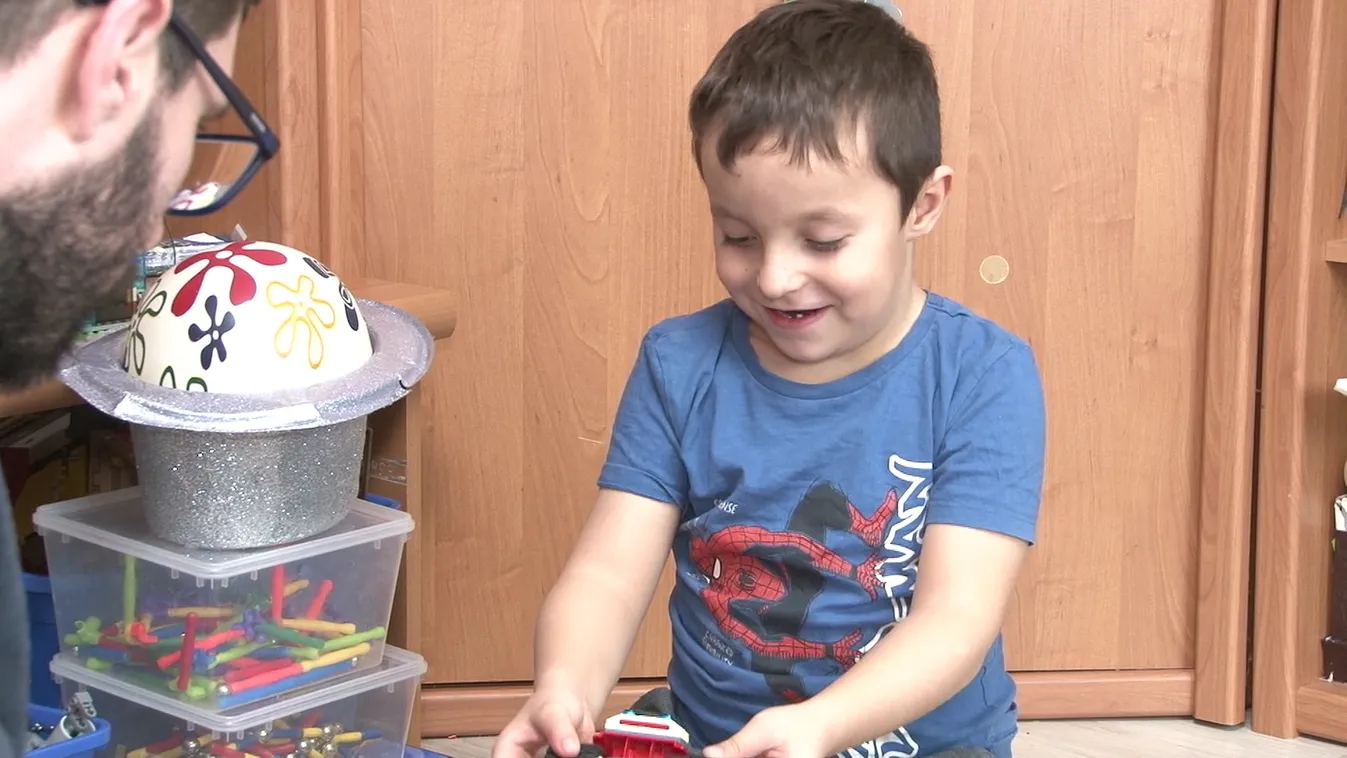 Radar -Tükörgyerek - ritka betegséggel küzd Máté + videó