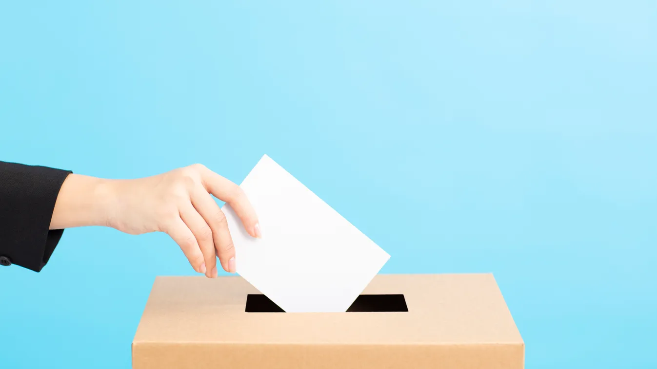 Csehországban és Írországban is megkezdődik a választás