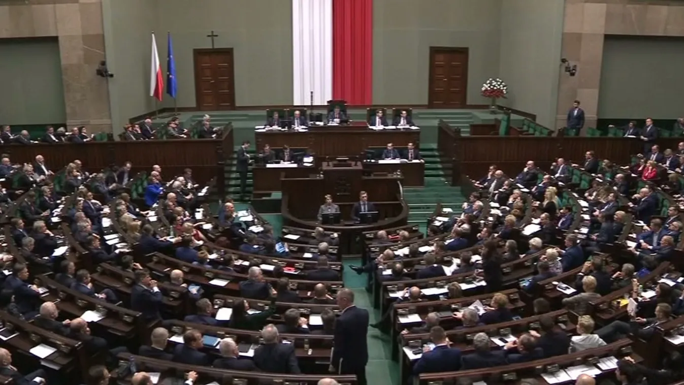 Átverték a lengyel parlamenten a választási törvényt