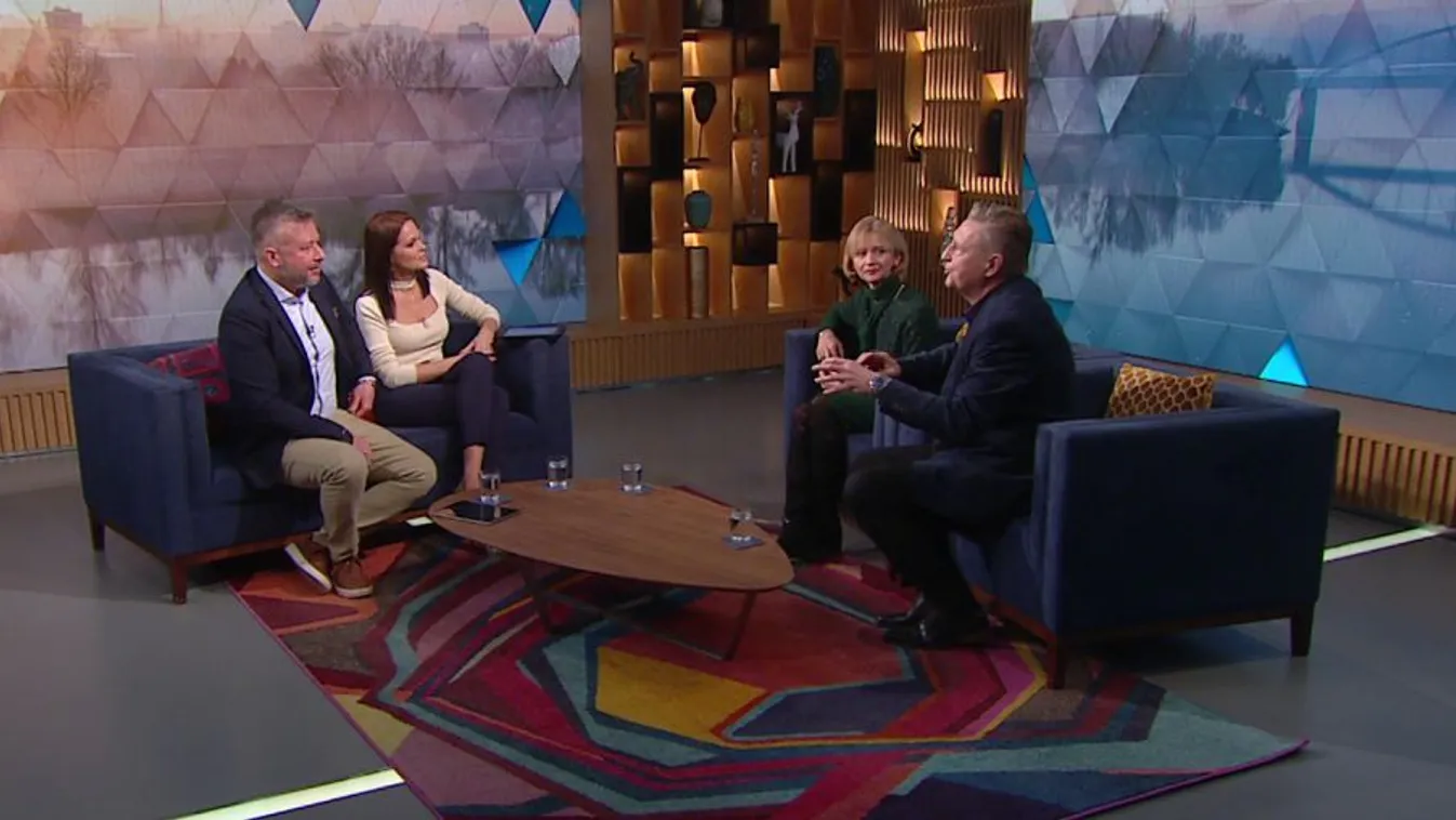 Mozaik - Három magas nő