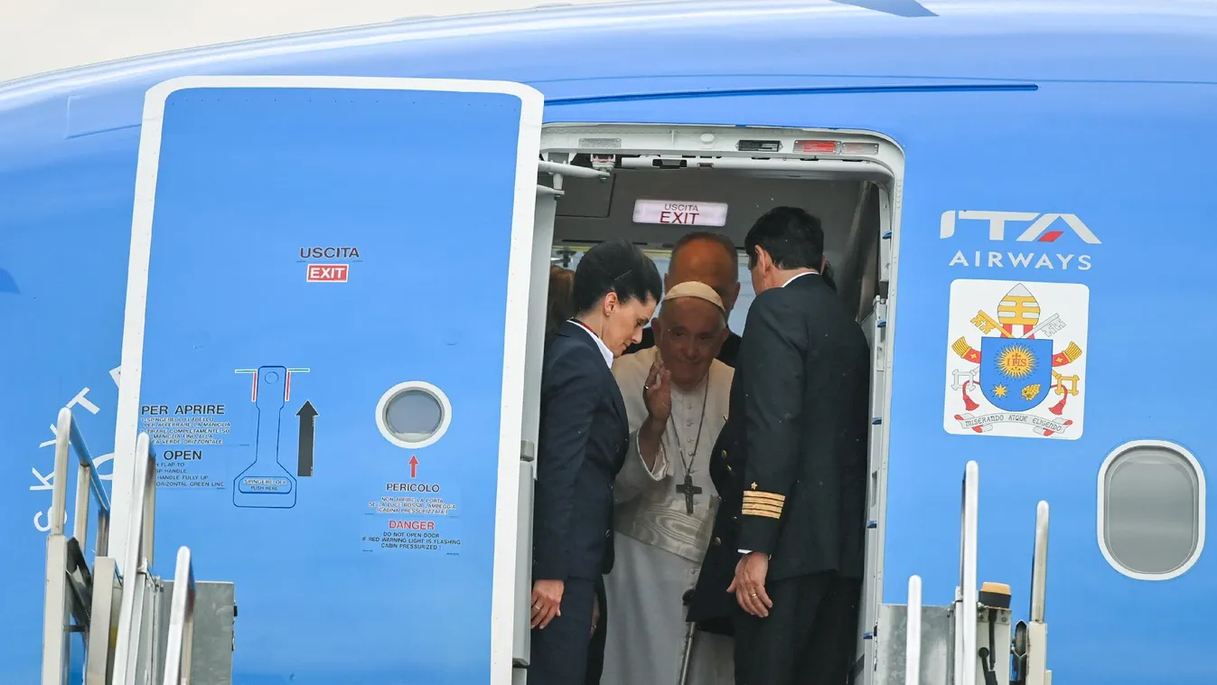 Ferenc pápa elutazott Budapestről