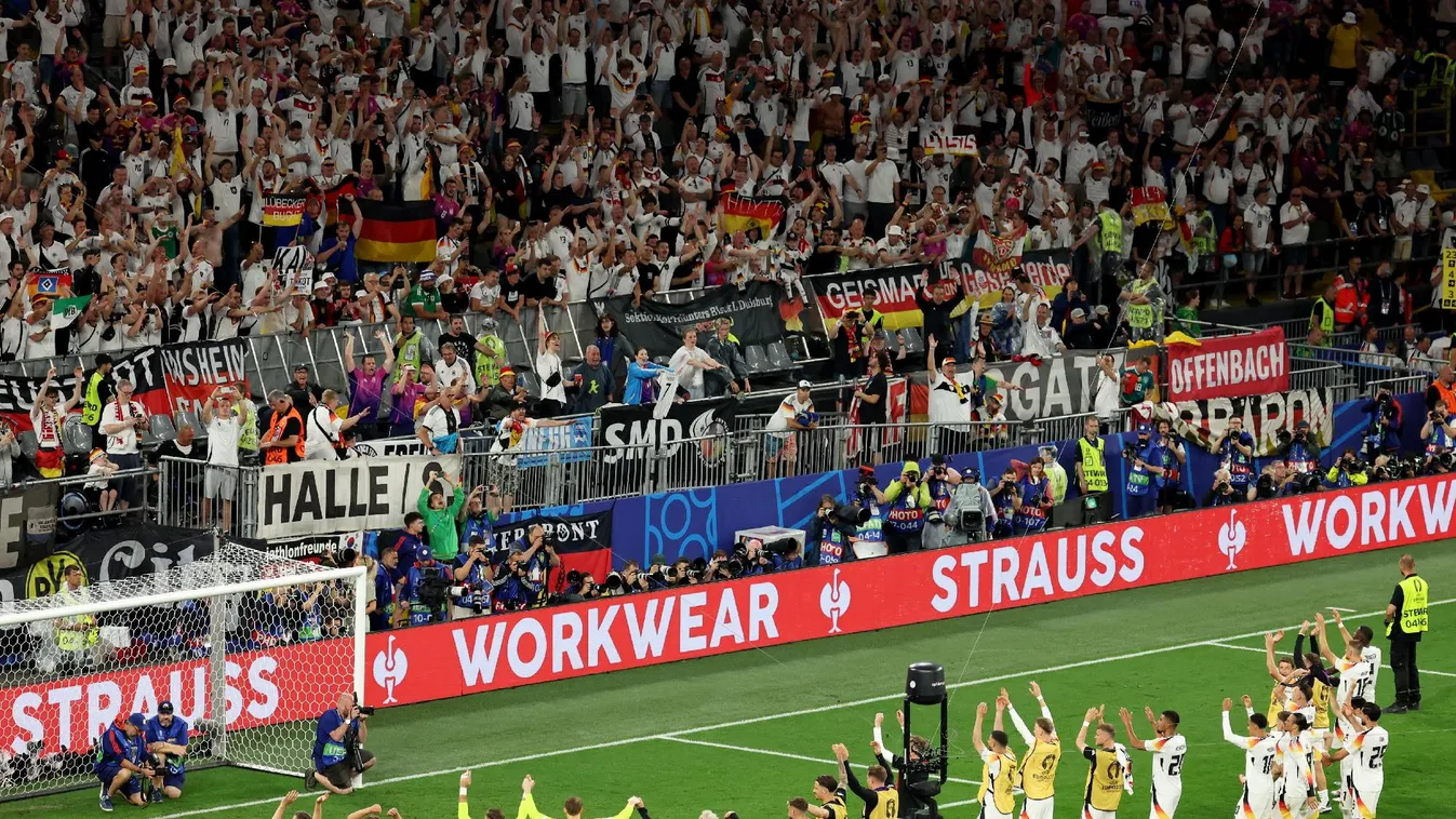 A házigazda továbbjutott, a címvédő kiesett