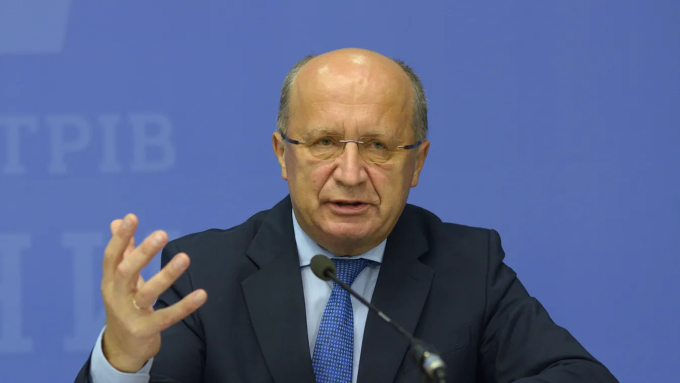 A háborús retorika tovább folytatódik: az uniós biztos szerint az EU támadás alatt áll, ezért készen kell állni, hogy az unió megvédje magát