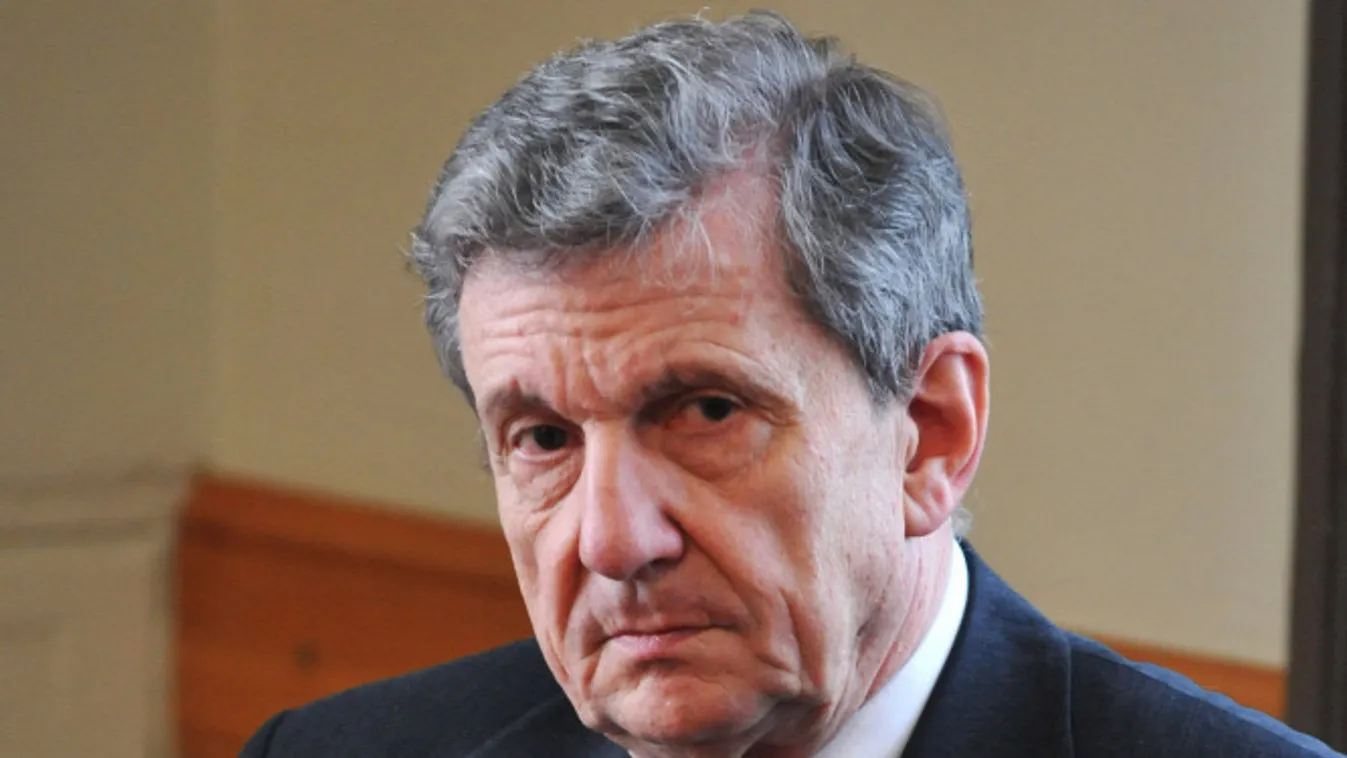 Maróth Miklós: Senki nem darálta be az MTA-t