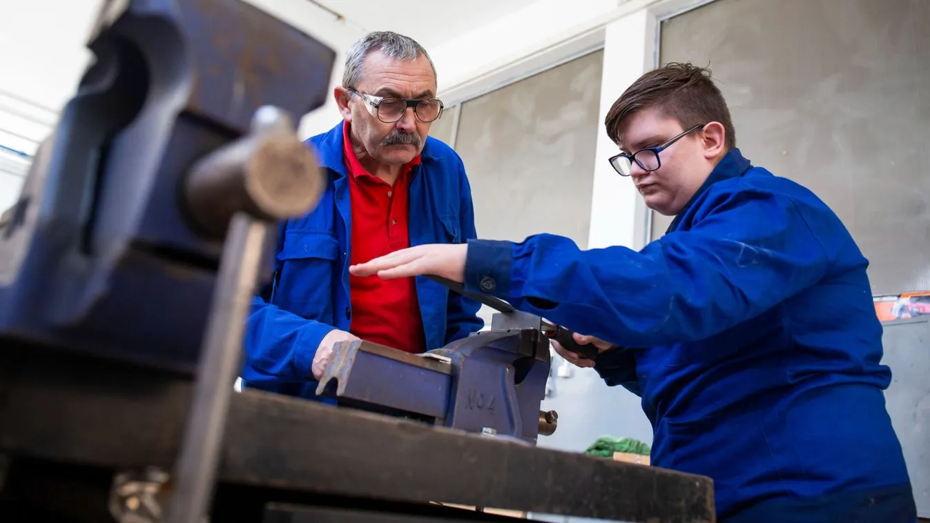Magas ösztöndíjat kaphat, aki technikumban tanul