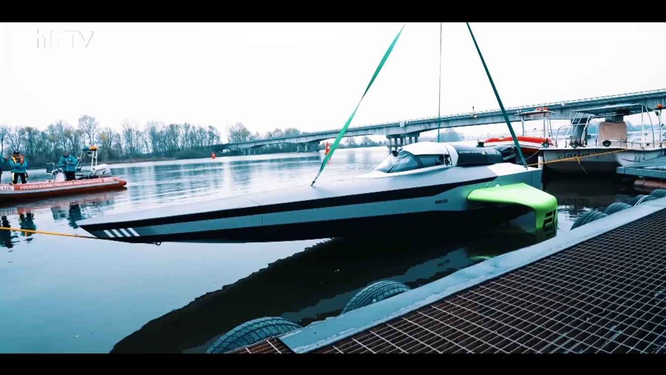 StartStop: Vízre szállt RaceBird, az E1 sorozat első elektromos motorcsónakja