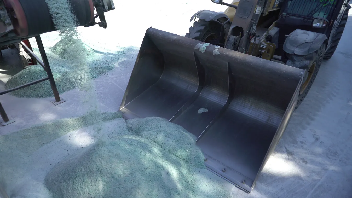 Radar  – Az üveghegyen is túl + videó